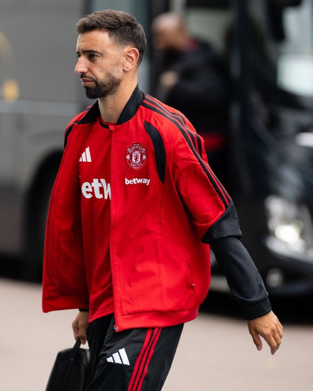 منچستریونایتد | Manchester United: 👤Fabrizio Romano 🚨 همون‌طور که قبلا فاش شده بود، منچستر یونایتد همون ماه می یه پیشنهاد قرارداد جدید گذاشته جلو برونو فرن