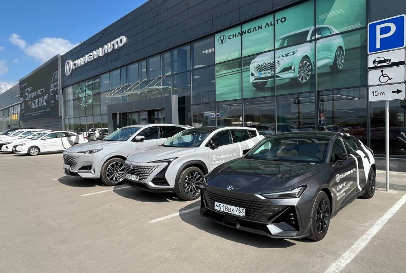 Продажи новых автомобилей в России упали на 24% Минпромторг РФ сообщил, что с ян