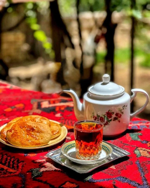 ◍⃟◍⃟🍁@Lidocaene: از سهراب سپهری پرسیدند؛ثروتمندترین آدم دنیا کیست؟سهراب:کسی که هنوز می تواند از یک آسمان آبی یک فنجان چایو یک دل آرام لذت