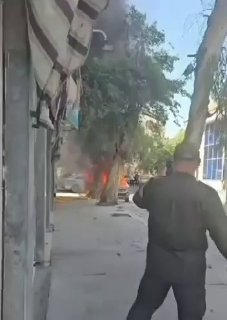 סצינות של פיצוצים בדמשק ליד מלון שבו שוהה מקרון