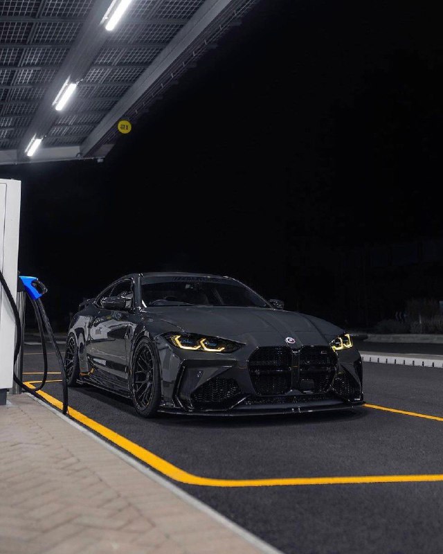BMW M4😈