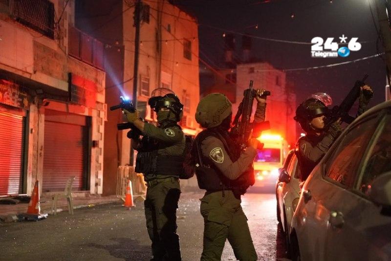 🇮🇱 Jerusalem district police officers are working to restore order in the Abu Tor neighborhood in eastern Jerusalem, following a suspected murder incident and against the background of an ongoing conflict between families. During the violent riot, a house and a car were allegedly set on fire, fire brigades are working on the scene. At this point, no casualties have been reported.