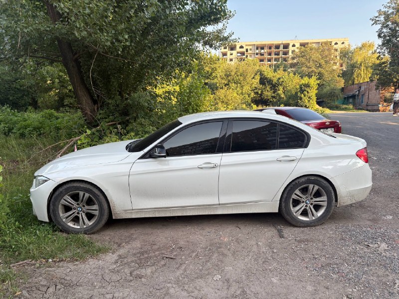 Продам bmw f30 xdrive 2013 года.
Двигатель n20b20 2.0 литра, бензин, турбо.
Пробег 240000 километров.
Без дтп, вся в родной краске.
Коробка переключает плавно, не пинает.
Комплектация спорт, полный привод, спорт сиденья.
2-Х зонный климат контроль, подогрев руля.
3 Владельца.
Цена 1450000 рублей
Г. Донецк
По вопросам в лс: @rtresp - фотография - 4