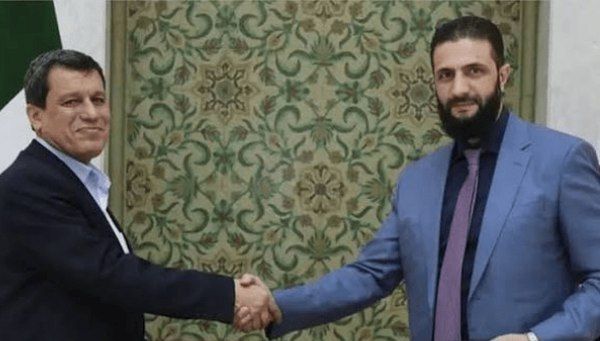 باشگاه خبرنگاران جوان: قسد، رسماً منحل و فرمانده آن مشاور الجولانی میشود🔹روزنامه القدس العربی گزارش داد که طبق توافق انحلال شبه نظامیان کُرد س