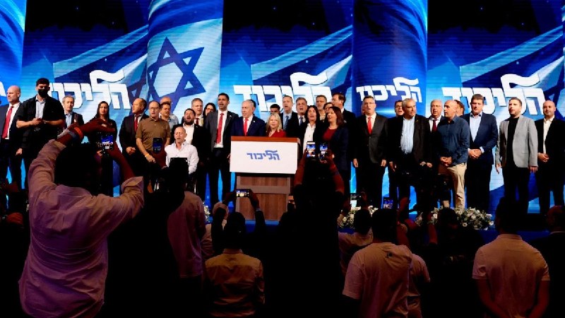 הליכוד מוביל בבחירות לכנסת לאחר ספירת 100% מהקולות, מפלגת הליכוד של ראש ממשלת ישראל בנימין נתניהו מובילה את…