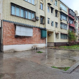 Продает квартира 4 комнатная
