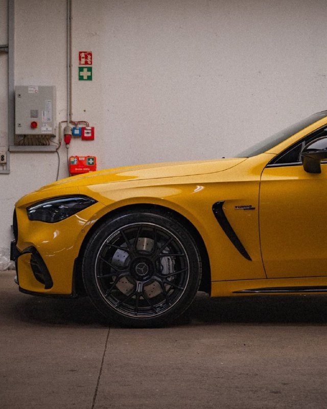 Mercedes Benz CLE 53 AMG 4MATIC+ 3.0-L 6-Cyl 445 HP 0-100 km/h 4.2 sec 7