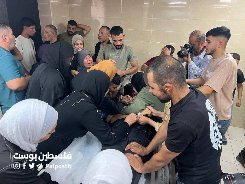 مرکز اطلاعرسانی فلسطین: 🔴آخرین وداع با «اسلام العجوری»خانواده این کودک فلسطینی پس از شهادتش بر اثر تیراندازی نیروهای اشغالگر در اردوگاه عسکر در