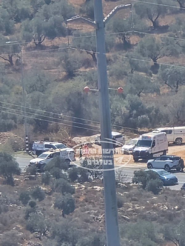 היערכות ותנועות אינטנסיביות של כוחות הכיבוש לאחר פיגוע דקירה שגרם לפציעה קשה של מתנחל סמוך לכפר אוסרין מדרו…