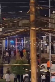 לפני זמן מה ריב בין בעל מסעדה לעובד משלוחים ברחוב פונדק בעיר דוהוק גרם לפציעות.