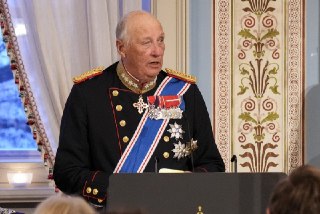 ❗️ Умер король Норвегии Харальд VОн скончался в возрасте 89 лет, сообщается на официальном сайте королевского дома Норвегии.⚪️ Кто это. Харальд V был королем Норвегии с 1991 года и к моменту смерти оставался старейшим монархом Европы. В последние годы у ко