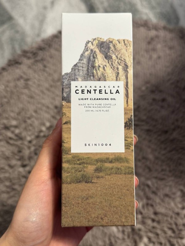 Легкое очищающее масло с экстрактом азиатской центеллы Skin1004 Madagascar Centella Light Cleansing 