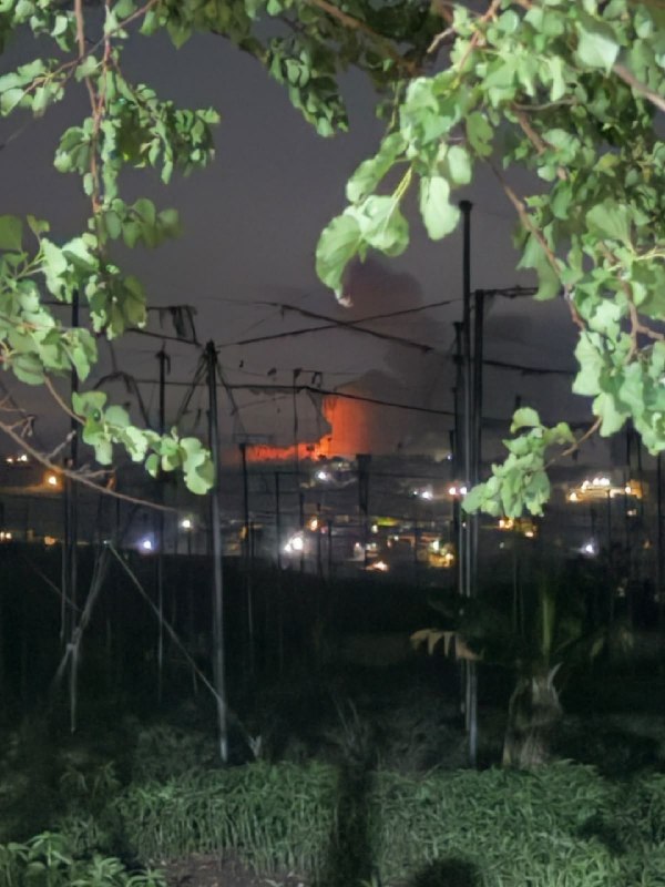 דחוף: הכיבוש מבצע מבצע הפצצה עם חומרי נפץ, והארטילריה שלו יורה פגזים לעבר פאתי העיירה מנצורי, דרומית ללבנון.