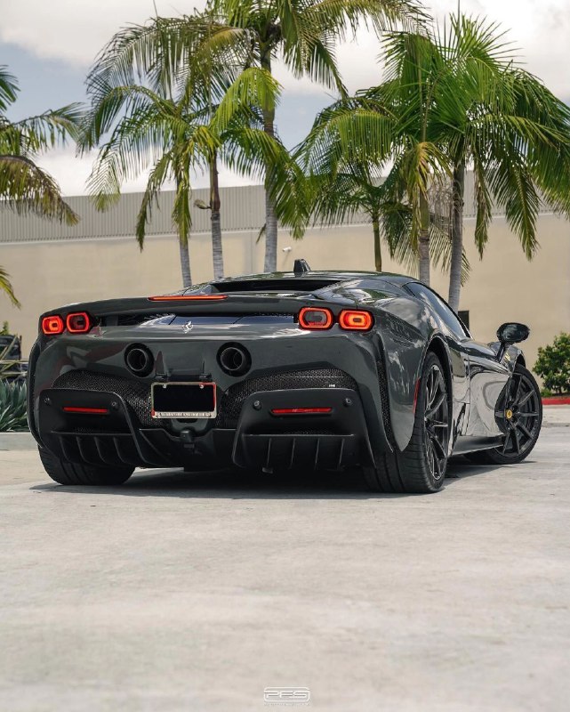 Koenigsegg Regera 8