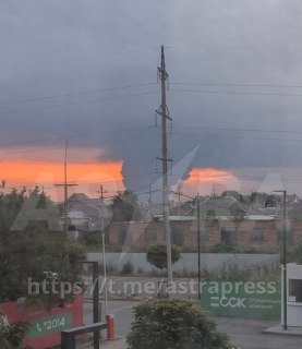 На нефтебазе в Армавире (Краснодарский край) произошел пожар в результате атаки беспилотников, сообщают местные власти:«Сегодня Армавир пережил одну из самых масштабных атак: нефтебаза в Северной промзоне подверглась нападению более чем 16 беспилотных аппа