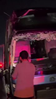 מזירת התאונה הטראגית בכביש דרעא בסוריה, שם התהפך אוטובוס שהוביל לבנונים שהיו בדרכו לסעודיה לביצוע עמרה.