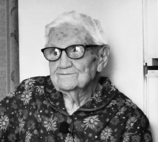 В возрасте 114 лет умерла старейшая жительница России Клавдия Гадючкина, она не дожила до 115-летия несколько дней, сообщил губернатор Ярославской области.Сама Гадючкина утверждала, что родилась 24 ноября 1909 года и отметила 116-летие. Однако, по словам г