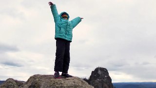 Российское правительство близко к тому, чтобы уничтожить уникальное социокультурное явление — красноярский столбизм. Местные жители противСтолбы — под боком у Красноярска, начинаются прямо от его улиц, и стали заповедником по инициативе горожан в 1925 году