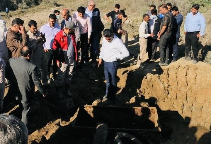 بولتن نیوز: سارقان سوخت هواپیما در هرمزگان نقرهداغ شدندرئیس کل دادگستری هرمزگان:🔹افرادی که با سرقت از خطوط انتقال سوخت هواپیما و قا