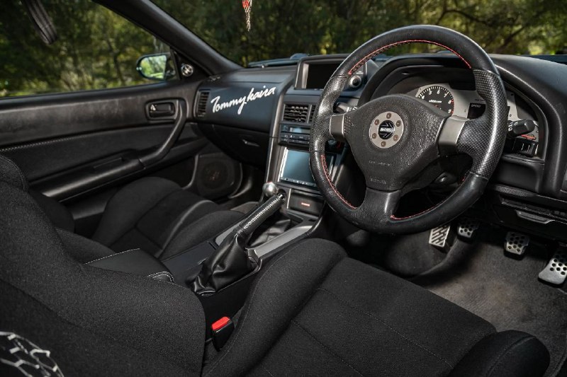 Редкий Nissan GT-R выставили на аукцион 5