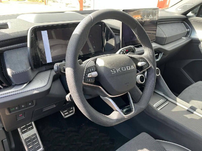 Коротко о ценах: в России начали продавать новую Skoda Kodiaq из Казахстана за 6,2 МИЛЛИОНА рублей. 2