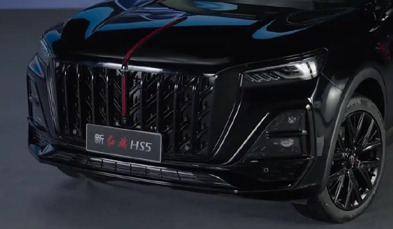 Hongqi HS5 получил «черную» версию и пересмотренные комплектации 3