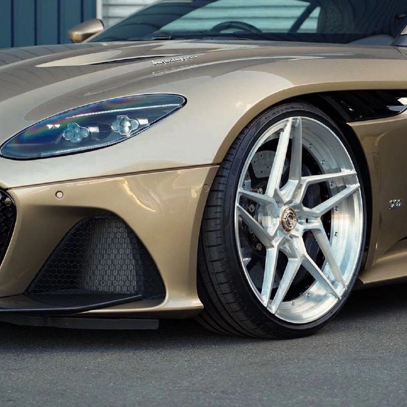 Aston Martin DBS 3