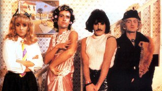 Суд в России признал фотографию участников группы Queen в женской одежде «пропагандой ЛГБТ»Мосгорсуд оштрафовал местного жителя Давида Гевондяна по статье о «пропаганде ЛГБТ» за публикацию во «ВКонтакте» фотографии участников группы Queen во время съемок к