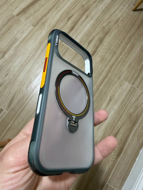 Продам кейс Ostand Q3 Air Football Limited для iPhone 17 Pro — фото 1