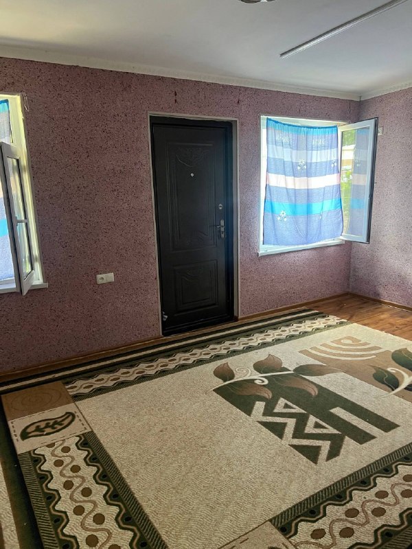 Chilanzor 24 kvartal 1xona 2xona qilingan1etaj oilaga beriladi Narxi 350$ 1+Chilanzor 24 kvartal 1xona 2xona qilingan1etaj oilaga beriladi Narxi 350$ 1+