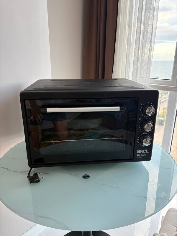 Духовка в отличном состоянии, почти новая. В комплекте идут противень, круглая форма для запекания и — фото 1