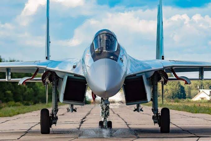 על פי מקורות רוסים, שני סו-35S "Flanker-E" רוסיים התנגשו מעל אזור קורסק.