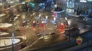 МВД распространило «видео подрыва» автомобиля ДПС у Савеловского вокзала в Москве, из которого вырезан сам момент взрыва.По официальным данным, подрыв устроил 22-летний уроженец Удмуртии, который погиб вместе с сотрудником ГАИ.Путин, комментируя подрыв, ск