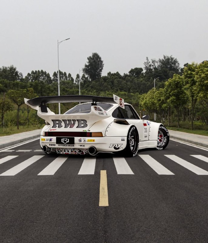 Porsche 930 RWB 3