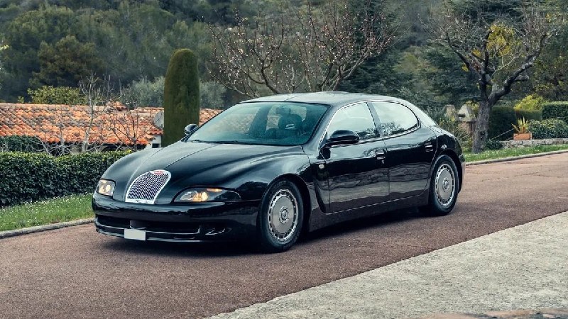 С молотка пустят редчайший Bugatti из 1990-х почти без пробега.