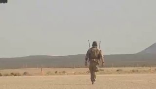 ⌛️ אין צורך בשדה תעופה עם מסלול אספלט להנחתת מטוסים אמריקאים.