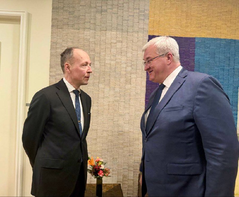 שר החוץ של אוקראינה אנדריי סיביגה קיים פגישה עם יו"ר הפרלמנט של פינלנד ג'וסי גאלא-אגו, במהלכה דנו הצדדים בח…