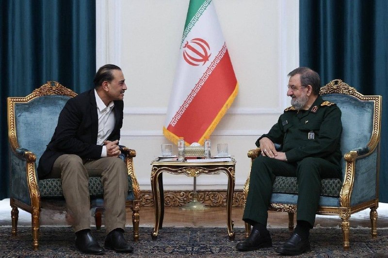 شهرآرانیوز: 🔶سرلشکر محسن رضایی: به آمریکا بی‌اعتمادیم و باید رفتارش را تغییر دهد 👤دبیر شورای عالی امنیت ملی در دیدار با فرمانده ارتش