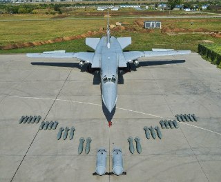 Самолёт Ту-22М3 разбился возле Свирска в Иркутской области. Предварительно, экипаж спасся. Со слов очевидцев, они видели, как люди выпрыгнули на парашютах. После этого судно рухнуло на берегу Ангары, и появился огромный столб дыма.❗ Не грузятся фото и виде