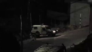 כוחות הכיבוש ממשיכים להסתער על העיירה בית פג'אר שמדרום לבית לחם ולפשוט על מספר בתים.