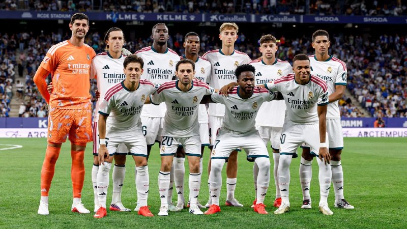 رئال مادرید | Real Madrid: 🚨⚽️کوپه:⚪بلینگهام منتظر تصمیم‌گیری درباره وضعیتش است، دیروز او را دیدیم که یخ روی مچ پایش می‌گذاشت .⚪ امیدواریم این فقط 
