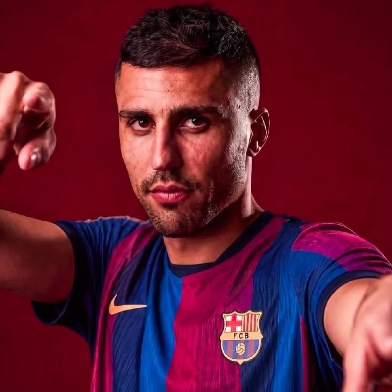نقل و انتقالات فوتبال: 🌐 #لیگ_اسپانیا 🇪🇸 🚨⚽️ رودری برای عقد قرارداد با بارسلونا به شهر بارسلون رسید. ✅نقل و انتقالات فوتبال جهان 👇🏻 🆔 @Footitra