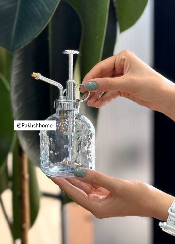 پخش هوم لند: 👍 آبپاش شیشه ای کد ۱۱۱🔻ابعاد : 17*2*8 cm🔻دارای جعبه تک🔻📦۲۴ عدد🔻قیمت : ۲۸۶۰۰۰ ت🆔كانال فروشگاه👇🏻@Pakhshhome☎️📞 :"شماره هاى