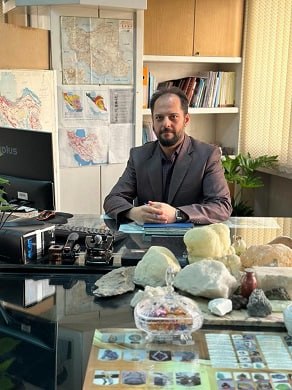 معدن(بیدار)24: امید کشاوررز پور مدیر کل دفتر اکتشاف وزارت صمت در پنل تخصصی چهارمین دوره کنفرانس اکتشاف استیل پرایس سخنرانی خواهد داشتچه