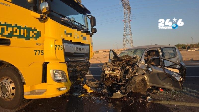 🇮🇱 תאונת דרכים קטלנית בנגב: במהלך הלילה נקבע מותו של גבר בן 25 בכביש 90. התאונה התרחשה בין רכב למשאית, סמ…