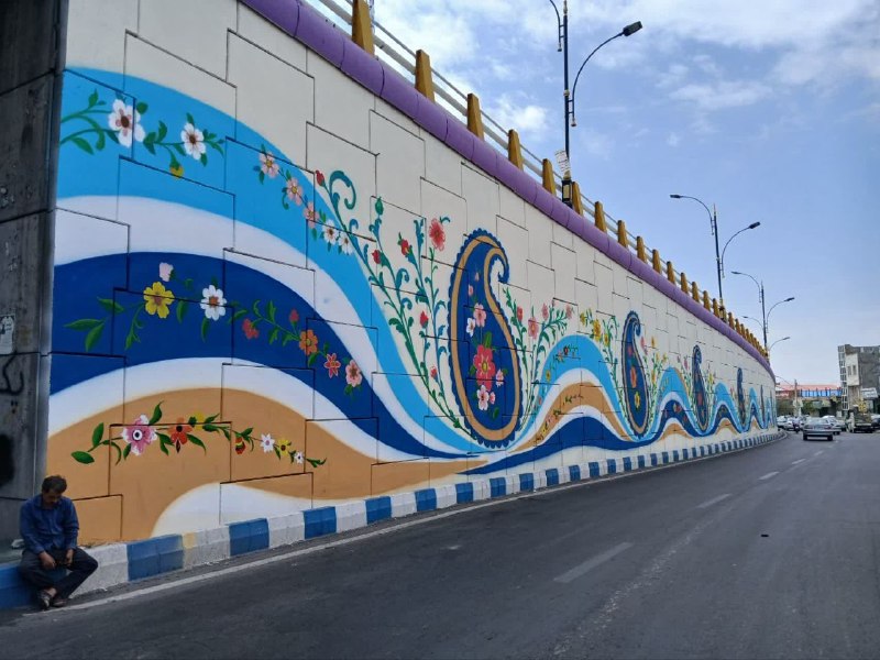 میانادان نه خبر 💯: 📸 اجرای نقاشی دیواری در ضلع جنوبی پل شهید سردار سلیمانی🔹 عملیات نقاشی و زیباسازی بدنه ضلع جنوبی پل شهید سردار سلیمانی با