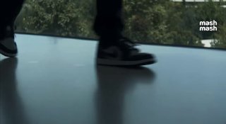 Apple показала линейку iPhone 18, новые AirPods 5, Apple Watch Series 12 и другие штуки. Яблоко получило автономность до 36 часов, зарядку до 50% за 15 минут и переменную диафрагму камеры. А Siri с ИИшкой на русском, увы и ах, не заработала. Подробнее расс