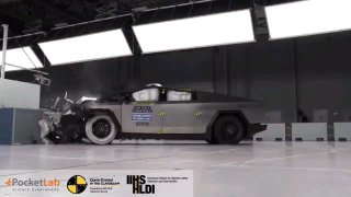 Первое видео краш-теста Tesla Cybertruck от IIHSСтраховой институт безопасности 