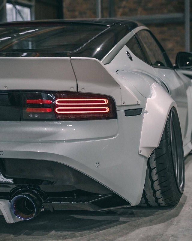 Liberty Walk собрала первое купе Nissan Z в обвесе собственной разработки 2