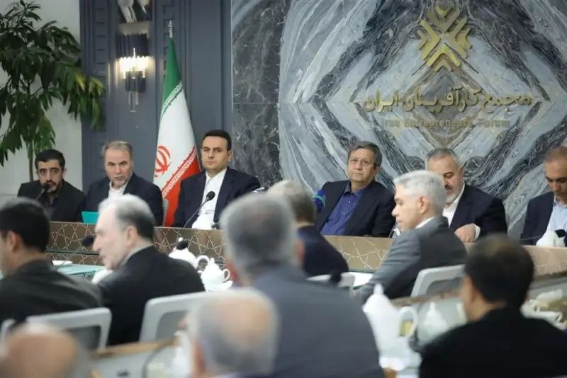 کیوسک خبر: 🔴 برنامه بانک مرکزی برای تأمین ارز و حمایت از تولید🔸 عبدالناصر همتی، رئیسکل بانک مرکزی، اعلام کرد از ابتدای سال تاکنون